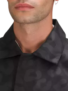 معطف لاب بطبعة جلد الفهد