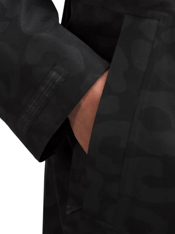 معطف لاب بطبعة جلد الفهد