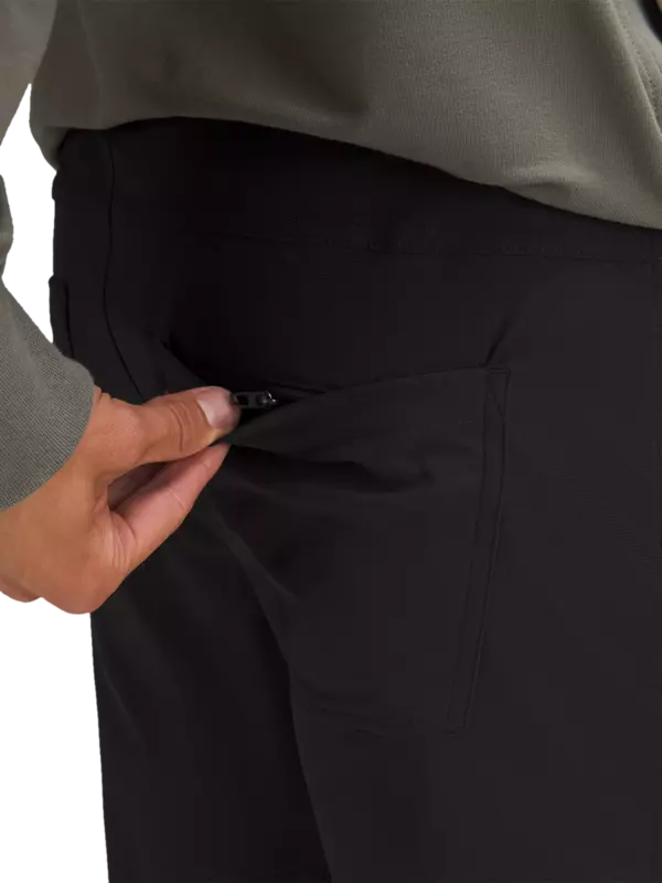 /original/LM5AQRS_0001_LULU_1_5.png_convert-600x800