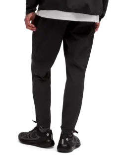 /original/LM5ARGS_0001_LULU_1_3.png_convert-240x320