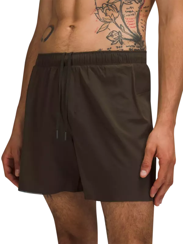 شورت سيرج مبطن مقاس 6 بوصة