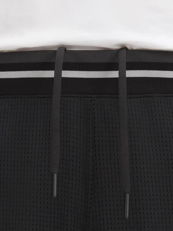 /original/LM7BIZS_0001_LULU_1_4.png_convert-600x800