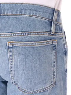 بنطال جينز لوم بقصة ضيقة