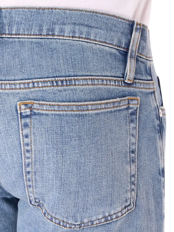 بنطال جينز لوم بقصة ضيقة