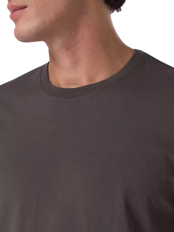 تيشيرت مزين بشعار فريم