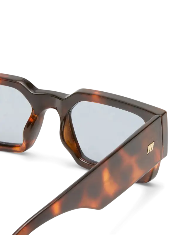 /original/LSP2552139_LESP_Tortsmoke_4.png_convert-600x800