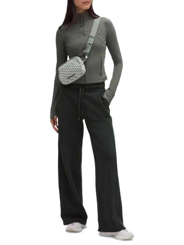 /original/LU9CDPS_070394_LULU_70394_2.png_convert-600x800