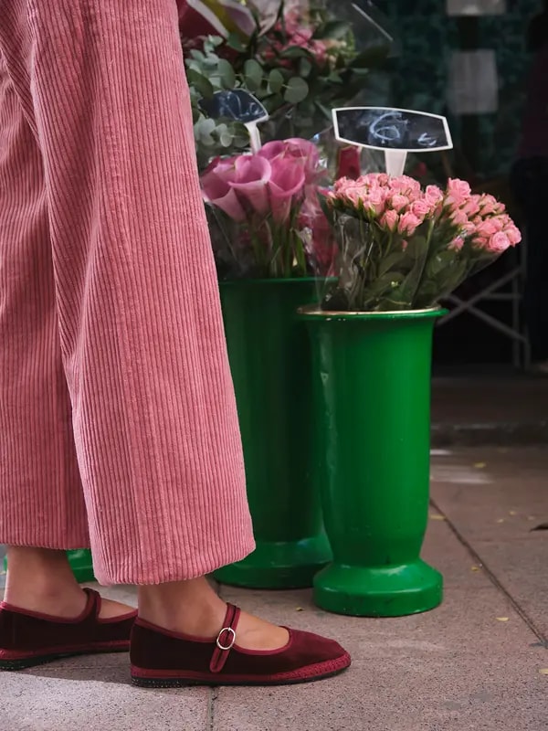 /original/LUCRECIA_CONS_Red_2.png_convert-600x800