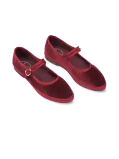 /original/LUCRECIA_CONS_Red_3.png_convert-240x320