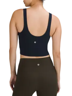 بلوزة بدون أكمام من تشكيلة لولوليمن ألاين