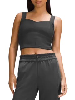 بلوزة بدون أكمام مضلعة سوفتستريم بفتحة رقبة على شكل قلب