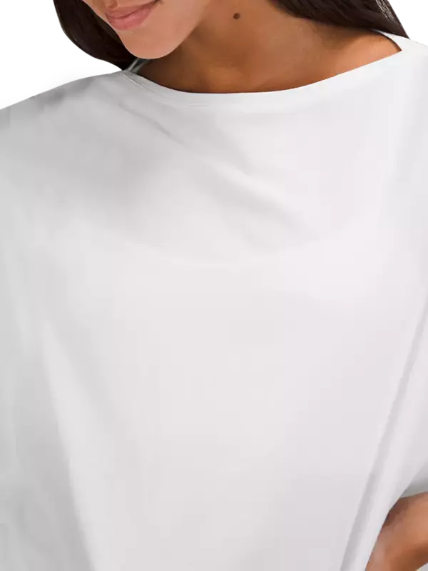 تيشيرت بأكمام طويلة من تشكيلة باك إن أكشن