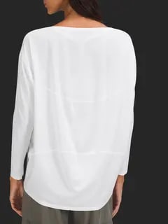 تيشيرت بأكمام طويلة من تشكيلة باك إن أكشن