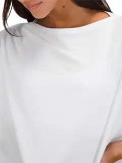 تيشيرت بأكمام طويلة من تشكيلة باك إن أكشن