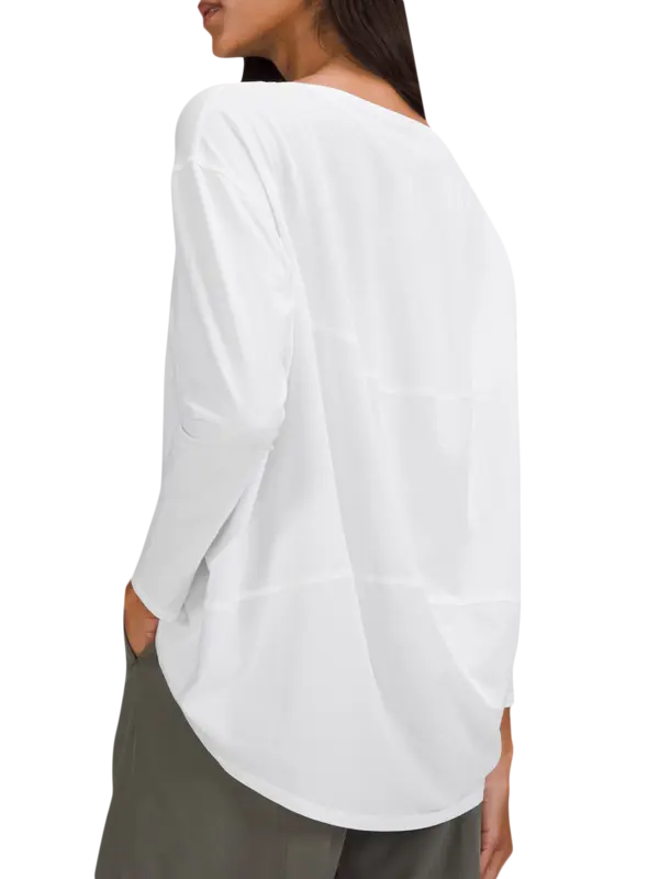 تيشيرت بأكمام طويلة من تشكيلة باك إن أكشن