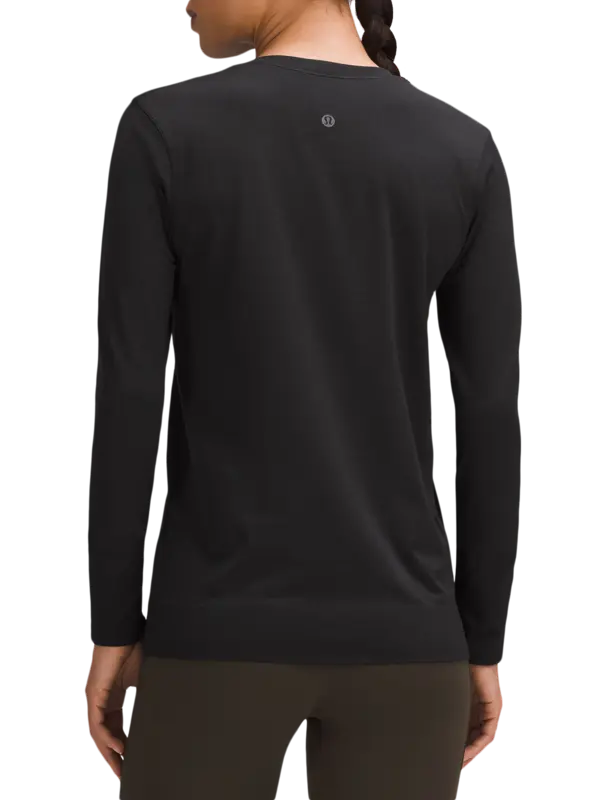 تيشيرت Swiftly كبير الحجم بأكمام طويلة