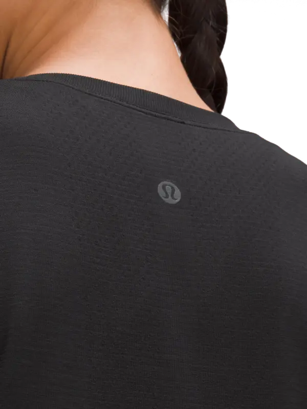 تيشيرت Swiftly كبير الحجم بأكمام طويلة