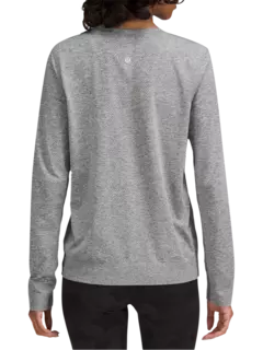 تيشيرت سويفتلي كبير الحجم بأكمام طويلة