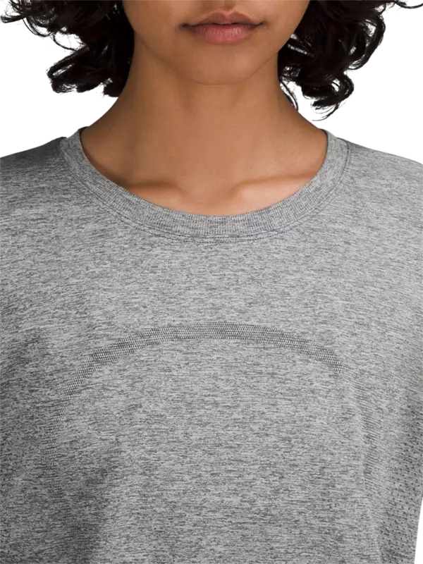 تيشيرت سويفتلي كبير الحجم بأكمام طويلة