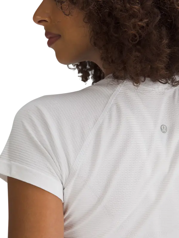 تيشيرت سويفتلي تيك 2.0 بأكمام قصيرة