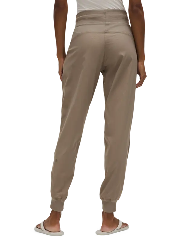 /original/LW5ENMS_070108_LULU_70108_3.png_convert-600x800