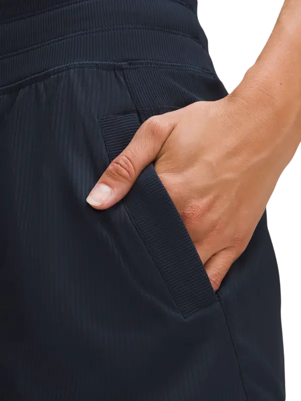 /original/LW5ENOR_031382_LULU_31382_4.png_convert-600x800