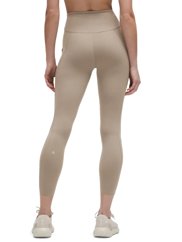 /original/LW5FARS_070108_LULU_70108_3.png_convert-600x800