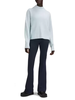 بنطال جروف من قماش نولو بقصة ضيقة من الأعلى وواسعة من الأسفل بخصر مرتفع للغاية