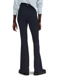 بنطال جروف من قماش نولو بقصة ضيقة من الأعلى وواسعة من الأسفل بخصر مرتفع للغاية