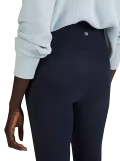 بنطال جروف من قماش نولو بقصة ضيقة من الأعلى وواسعة من الأسفل بخصر مرتفع للغاية