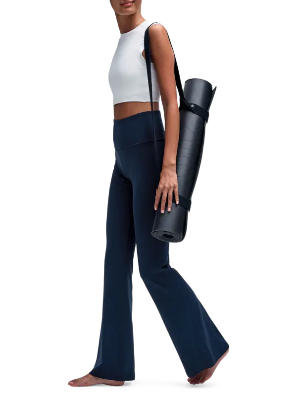 بنطال جروف من قماش نولو بقصة ضيقة من الأعلى وواسعة من الأسفل بخصر مرتفع للغاية