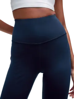 بنطال جروف من قماش نولو بقصة ضيقة من الأعلى وواسعة من الأسفل بخصر مرتفع للغاية