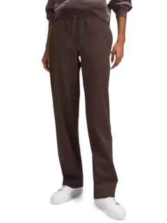 بنطال بقصة أرجل مستقيمة وخصر متوسط الارتفاع من قماش لوكستريم