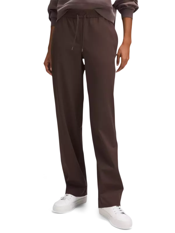 بنطال بقصة أرجل مستقيمة وخصر متوسط الارتفاع من قماش لوكستريم