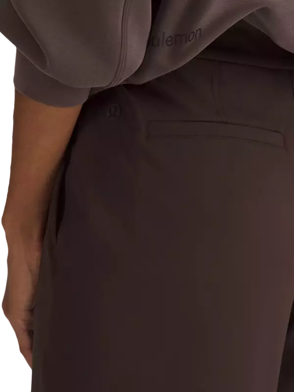 بنطال بقصة أرجل مستقيمة وخصر متوسط الارتفاع من قماش لوكستريم