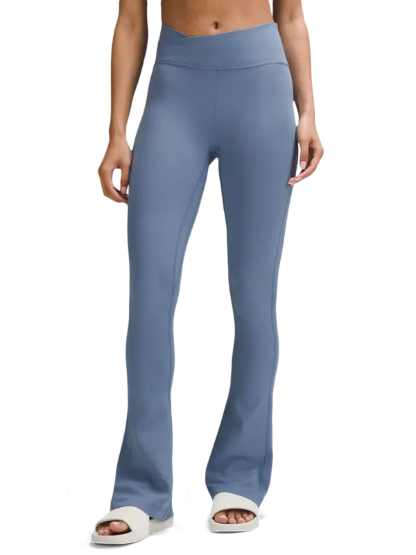 بنطال قصير ألاين بقصة ضيقة من الأعلى وواسعة من الأسفل بتصميم غير متماثل مقاس 32 بوصة من لولوليمن