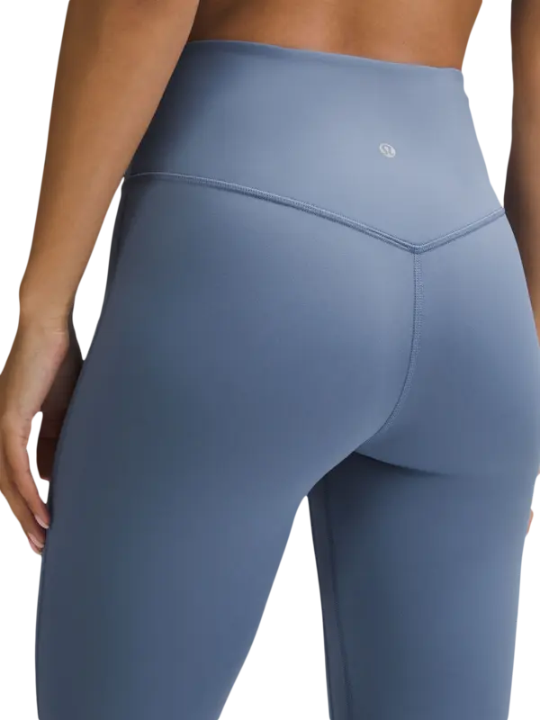 بنطال قصير ألاين بقصة ضيقة من الأعلى وواسعة من الأسفل بتصميم غير متماثل مقاس 32 بوصة من لولوليمن