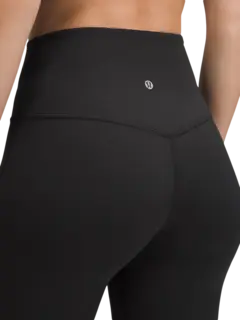 /original/LW5GIQS_0001_LULU_1_4.png_convert-240x320