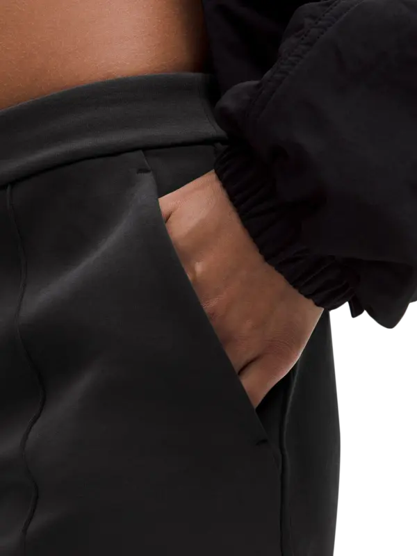 /original/LW5GQAS_0001_LULU_1_5.png_convert-600x800