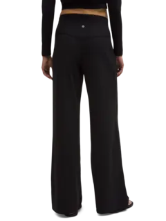 /original/LW5GRFR_0001_LULU_1_3.png_convert-240x320