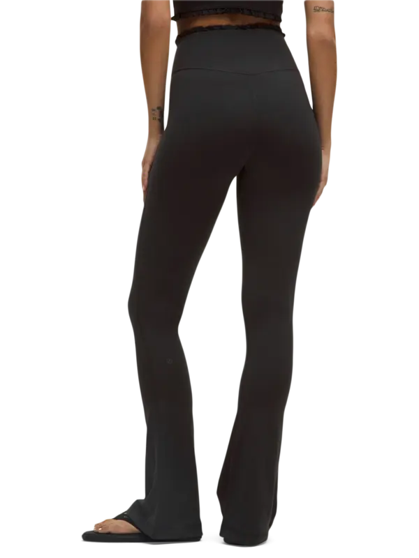 /original/LW5HEBS_0001_LULU_1_3.png_convert-600x800