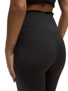 /original/LW5HEBS_0001_LULU_1_5.png_convert-240x320