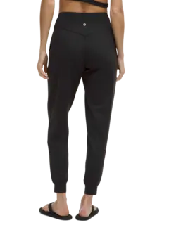 /original/LW5HGFR_0001_LULU_1_3.png_convert-240x320