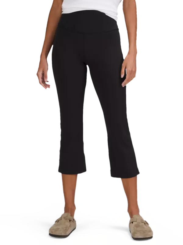 بنطال Groove قصير بخصر مرتفع جدًا مقاس 23 بوصة