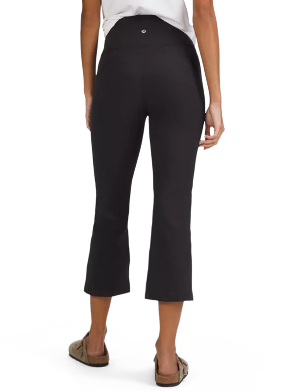 بنطال Groove قصير بخصر مرتفع جدًا مقاس 23 بوصة