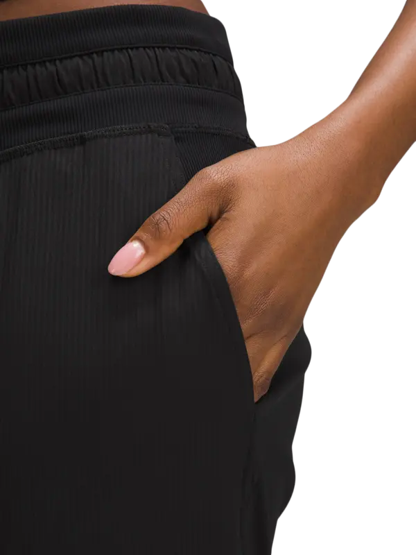 بنطال رياضي قصير دانس ستوديو بخصر متوسط الارتفاع