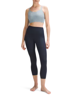 بنطال ضيق قصير مضلع من تشكيلة لولوليمن ألاين مقاس 23 بوصة