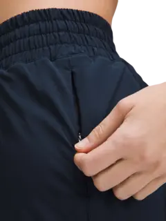 شورت هوتي هوت مبطن بخصر مرتفع مقاس 4 بوصة