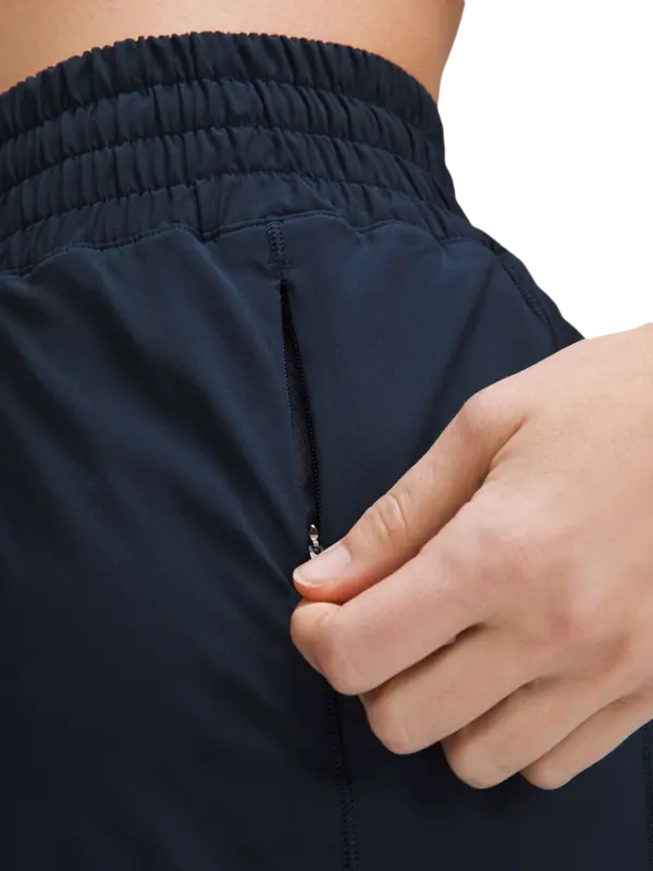 شورت هوتي هوت مبطن بخصر مرتفع مقاس 4 بوصة