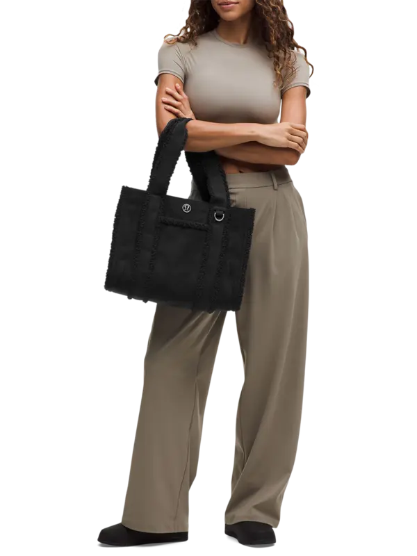 /original/LW9FWTS_0001_LULU_1_2.png_convert-600x800